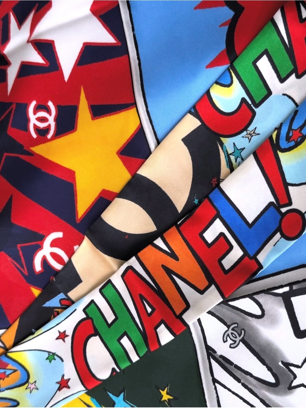 NWT Chanel 26A CC Metiers d'Art Pop Art Bandeau Twilly